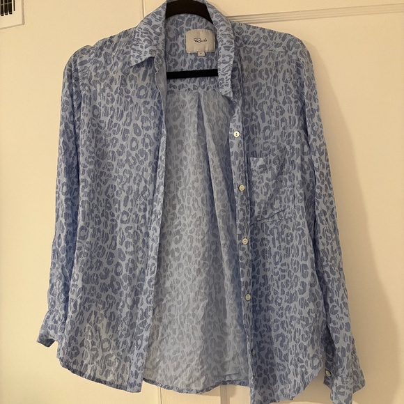 Rails Josephine Batik Cheetah Button-Front Shirt in Blue- Small - Picture 2 of 5